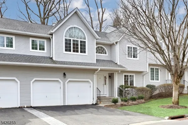 $979,999 | 6 Schill Place, Unit 6, Hillsdale, NJ 07642