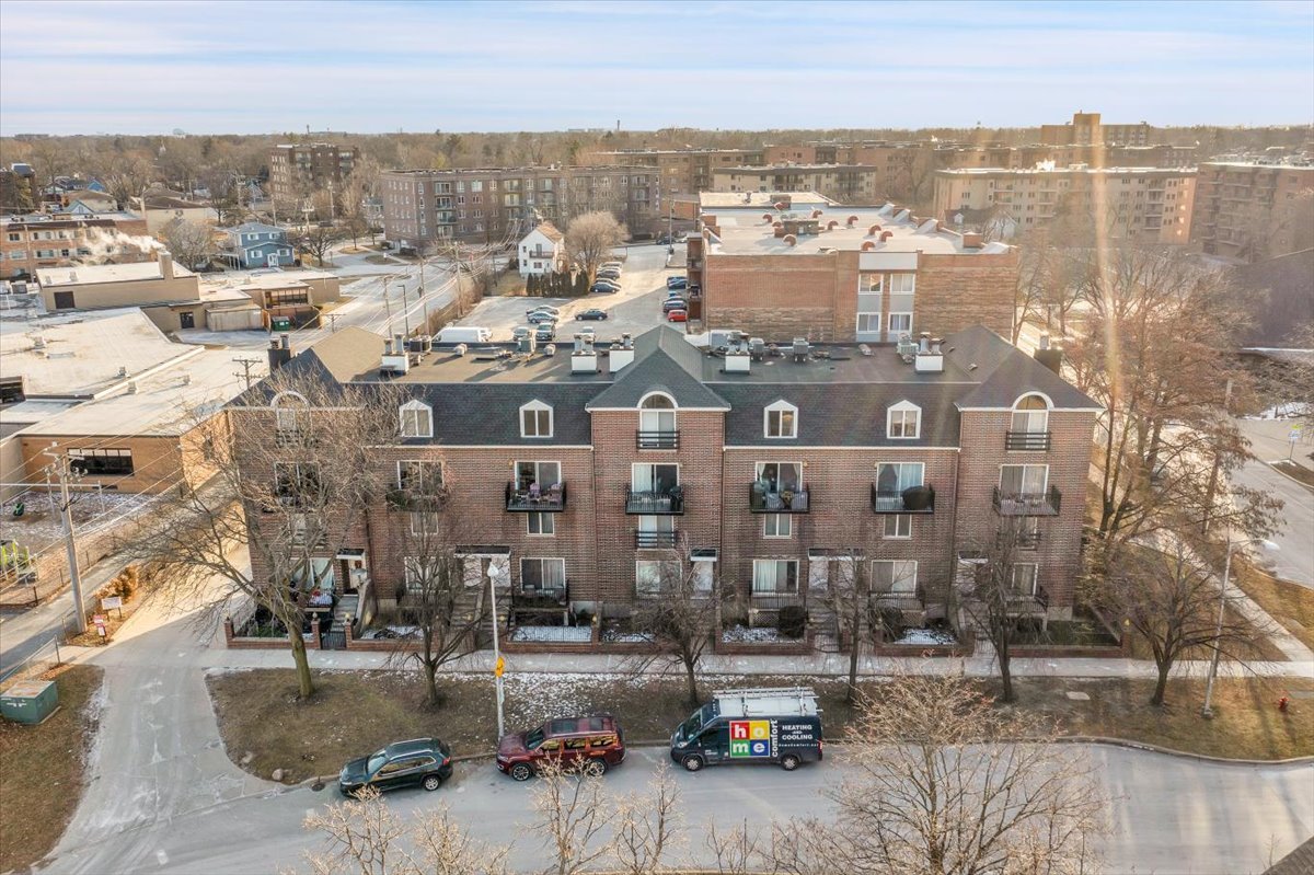 815 Pearson Street, Unit 10 Des Plaines, IL 60016 - Photo 1 of 40 a view of city