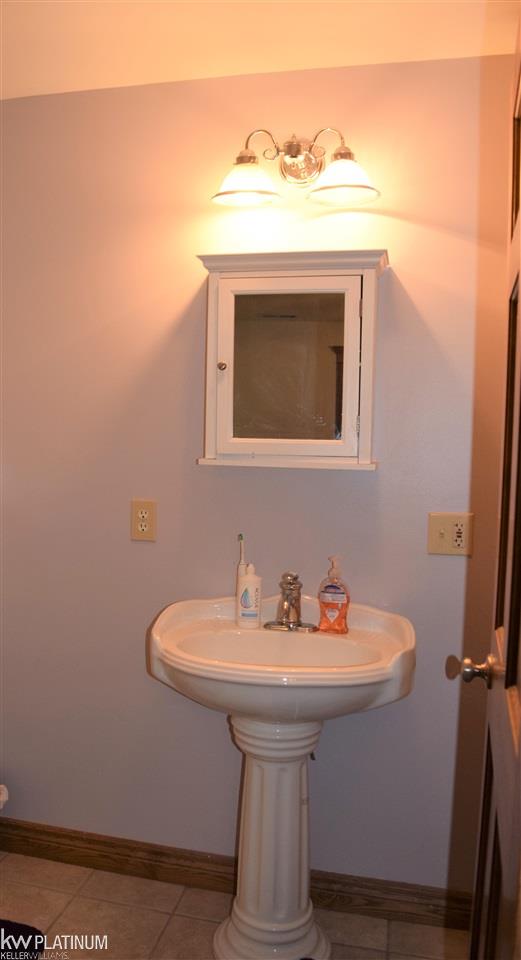 1422 Stein Road St. Clair, MI 48079 - Photo 10 of 33 50025045-9.JPG
