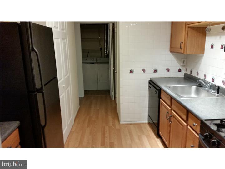 13066 Townsend Road, Unit K4 Philadelphia, PA 19154 - Photo 4 of 8 Kitchen
