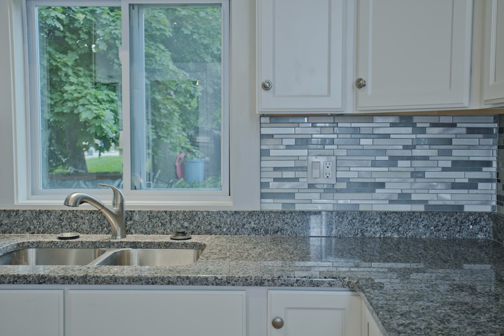 44 Ridgeway Street Holyoke, MA 01040 - Photo 12 of 29 Gallery Image 12