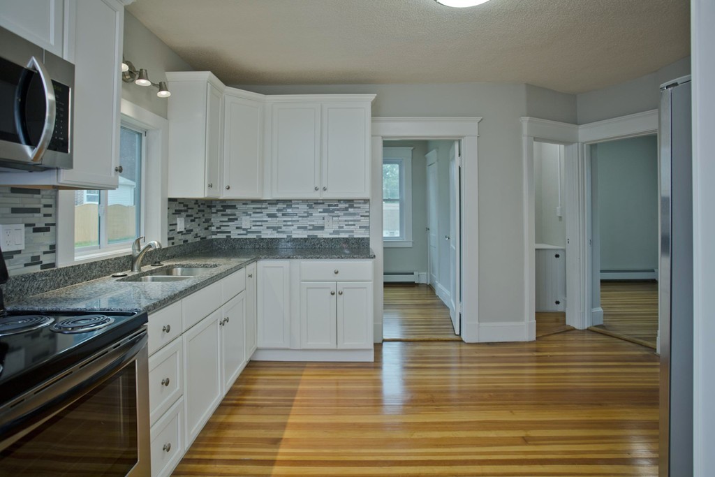 44 Ridgeway Street Holyoke, MA 01040 - Photo 13 of 29 Gallery Image 13