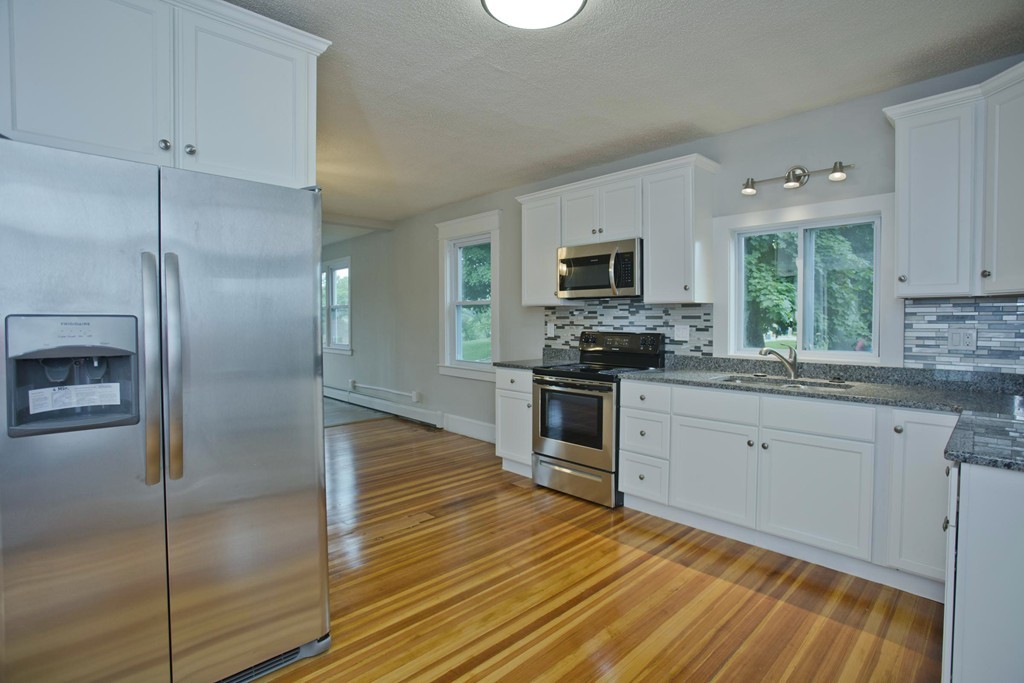 44 Ridgeway Street Holyoke, MA 01040 - Photo 14 of 29 Gallery Image 14