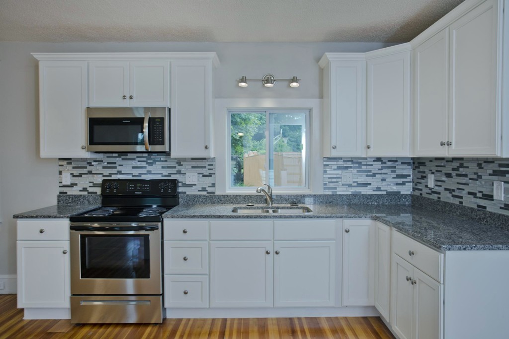 44 Ridgeway Street Holyoke, MA 01040 - Photo 15 of 29 Gallery Image 15