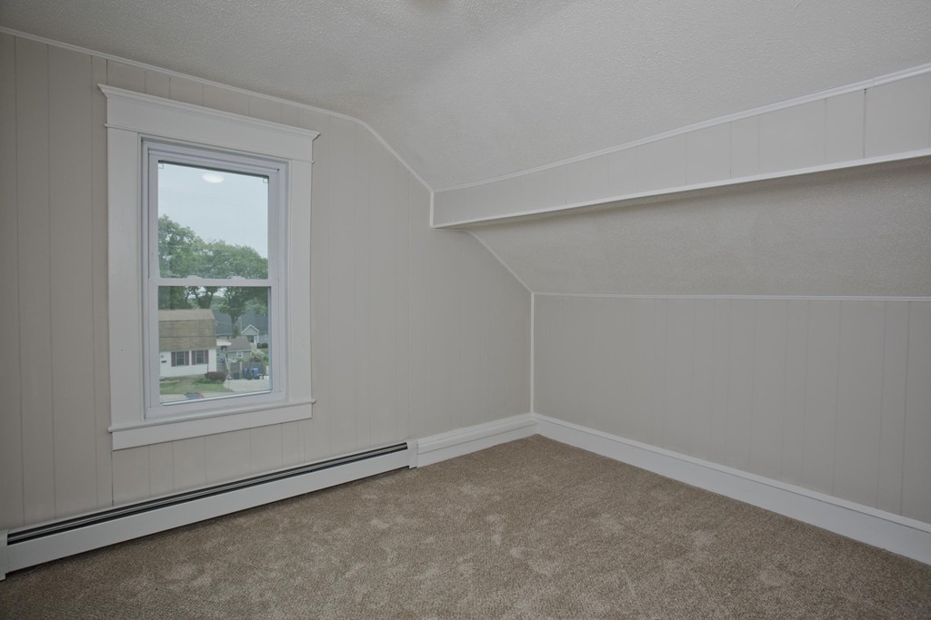 44 Ridgeway Street Holyoke, MA 01040 - Photo 19 of 29 Gallery Image 19