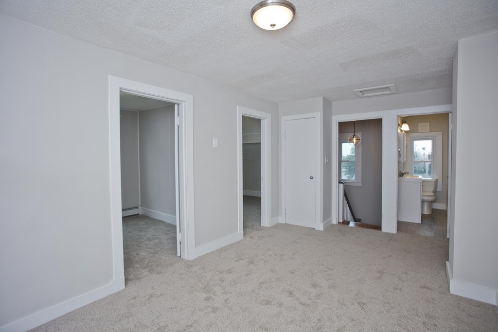 44 Ridgeway Street Holyoke, MA 01040 - Photo 21 of 29 Gallery Image 21