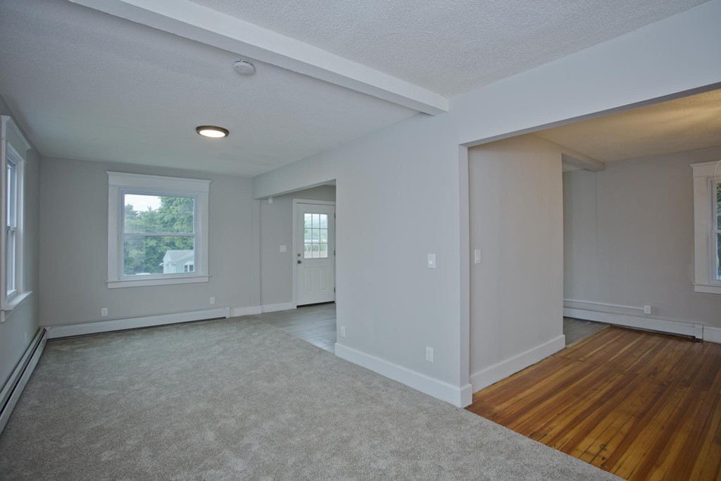 44 Ridgeway Street Holyoke, MA 01040 - Photo 7 of 29 Gallery Image 7