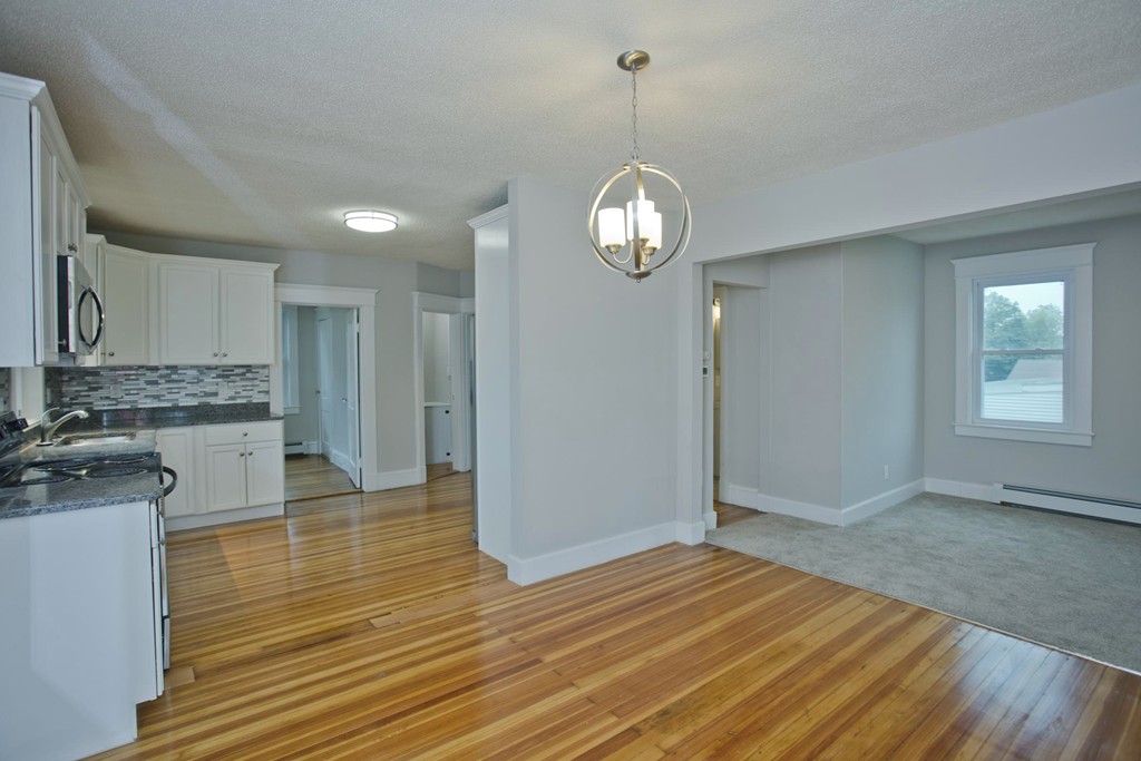 44 Ridgeway Street Holyoke, MA 01040 - Photo 9 of 29 Gallery Image 9