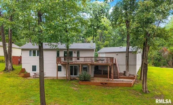 $545,000 | 315 Glen Oak Court, Dahinda, IL 61428