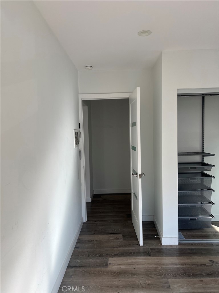 702 South St Andrews Place, Unit 2 Los Angeles, CA 90005 - Photo 5 of 10 Bedroom 1