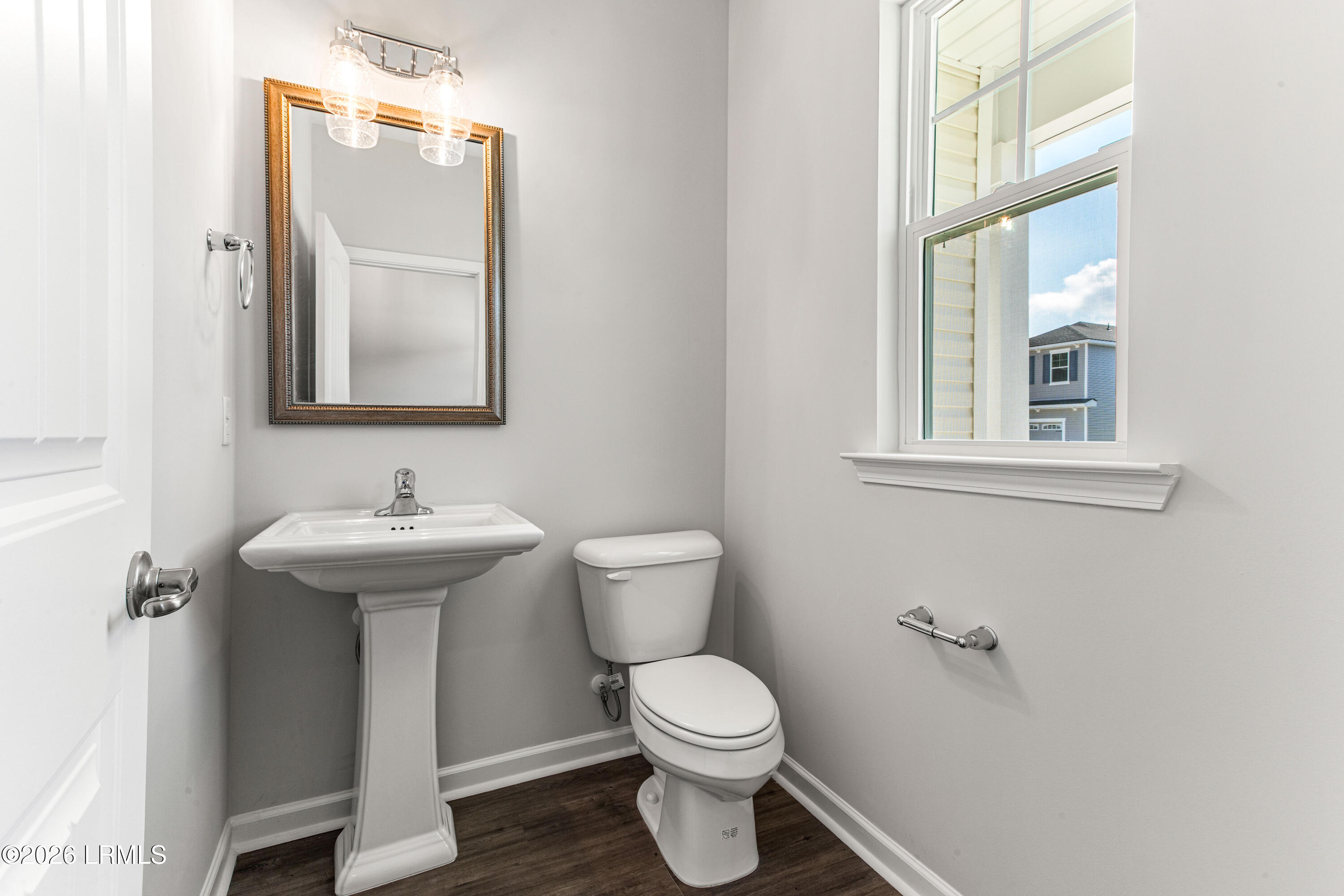 357 Conifer Street Hardeeville, SC 29927 - Photo 4 of 23 Powder room