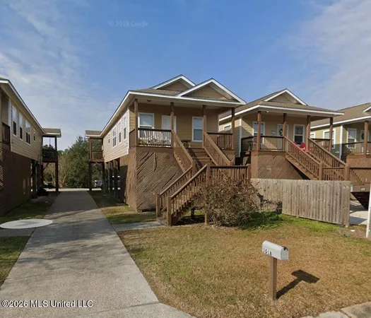$1,650 | 301 Lac Bleu Avenue, Unit B, Pass Christian, MS 39571