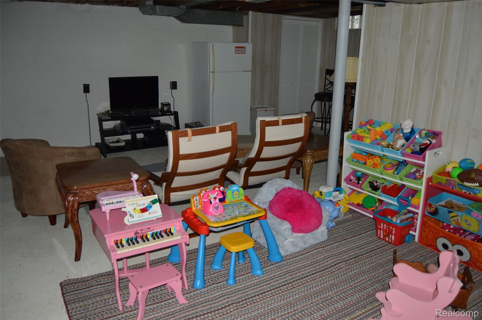 1726 Newcastle Road Grosse Pointe, MI 48236 - Photo 22 of 23 DSC_0133.JPG