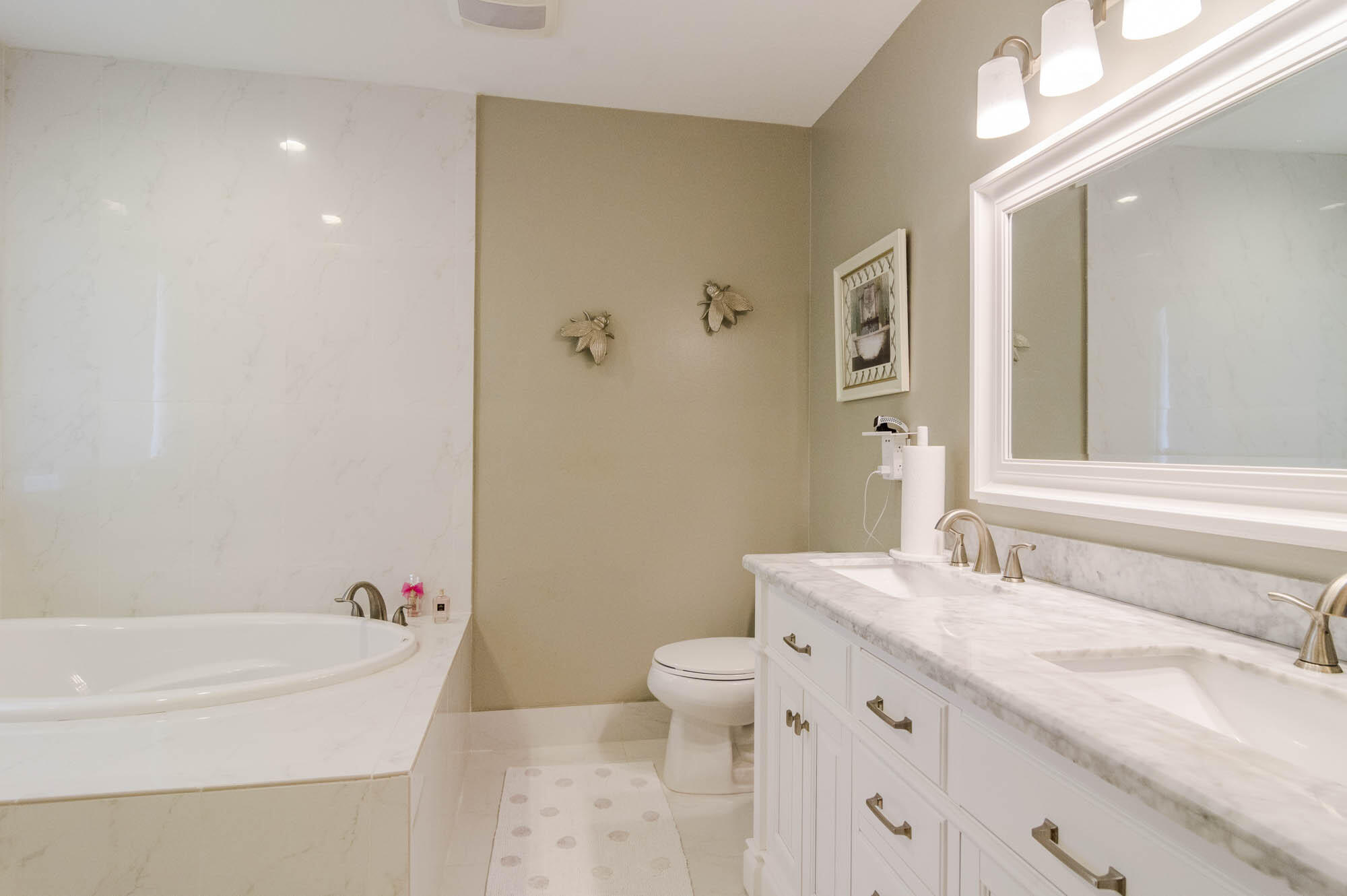 2045 Oakhurst Way Riviera Beach, FL 33404 - Photo 14 of 25 _IMG0525