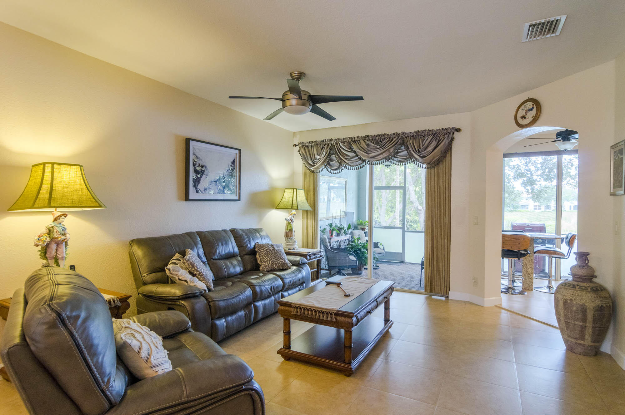2045 Oakhurst Way Riviera Beach, FL 33404 - Photo 4 of 25 _IMG0509