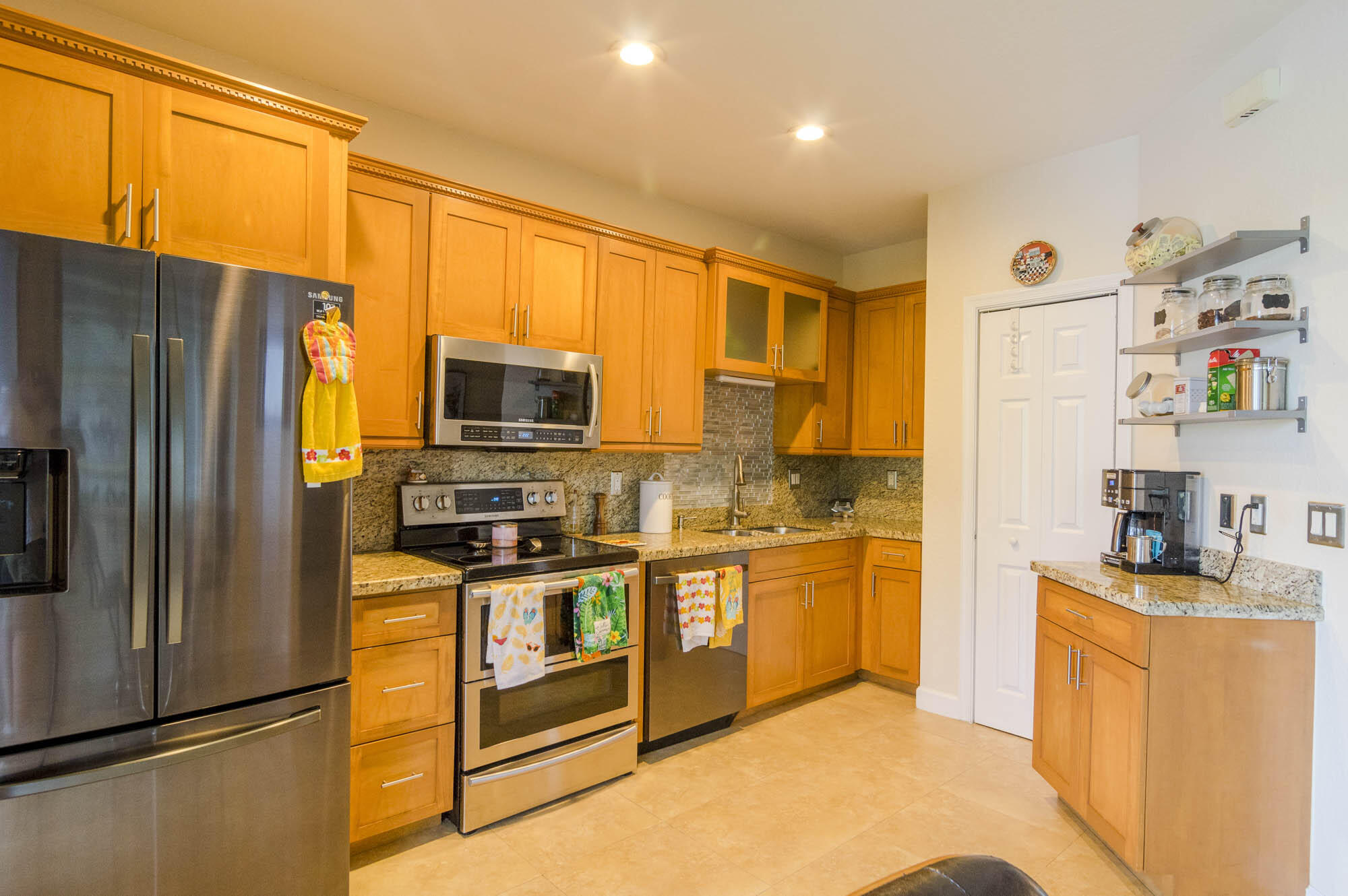 2045 Oakhurst Way Riviera Beach, FL 33404 - Photo 8 of 25 _IMG0513