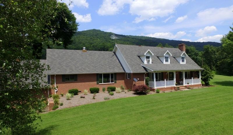 2271 Julia Road Renick, WV 24966 - Photo 4 of 79 Gallery Image 4