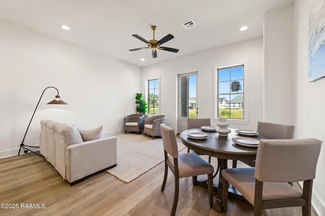 $269,000 | 315 Sandstone Avenue, Unit 202, Scott, LA 70583