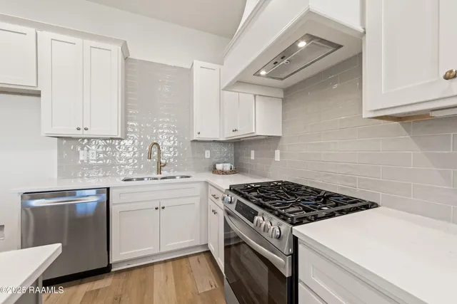 $269,000 | 315 Sandstone Avenue, Unit 202, Scott, LA 70583