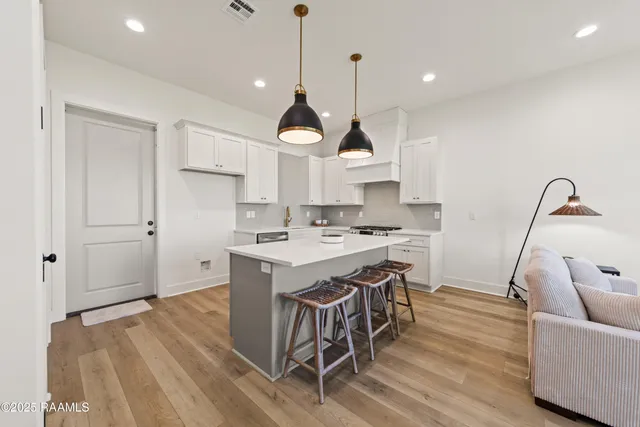 $269,000 | 315 Sandstone Avenue, Unit 202, Scott, LA 70583