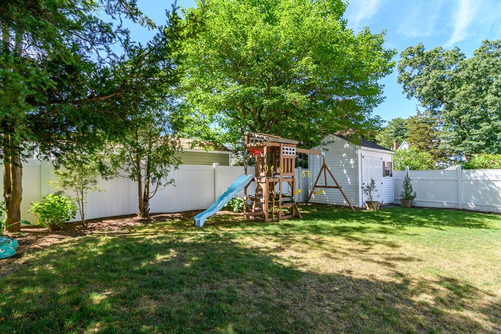 58 Manor Avenue Wellesley, MA 02482 - Photo 2 of 25