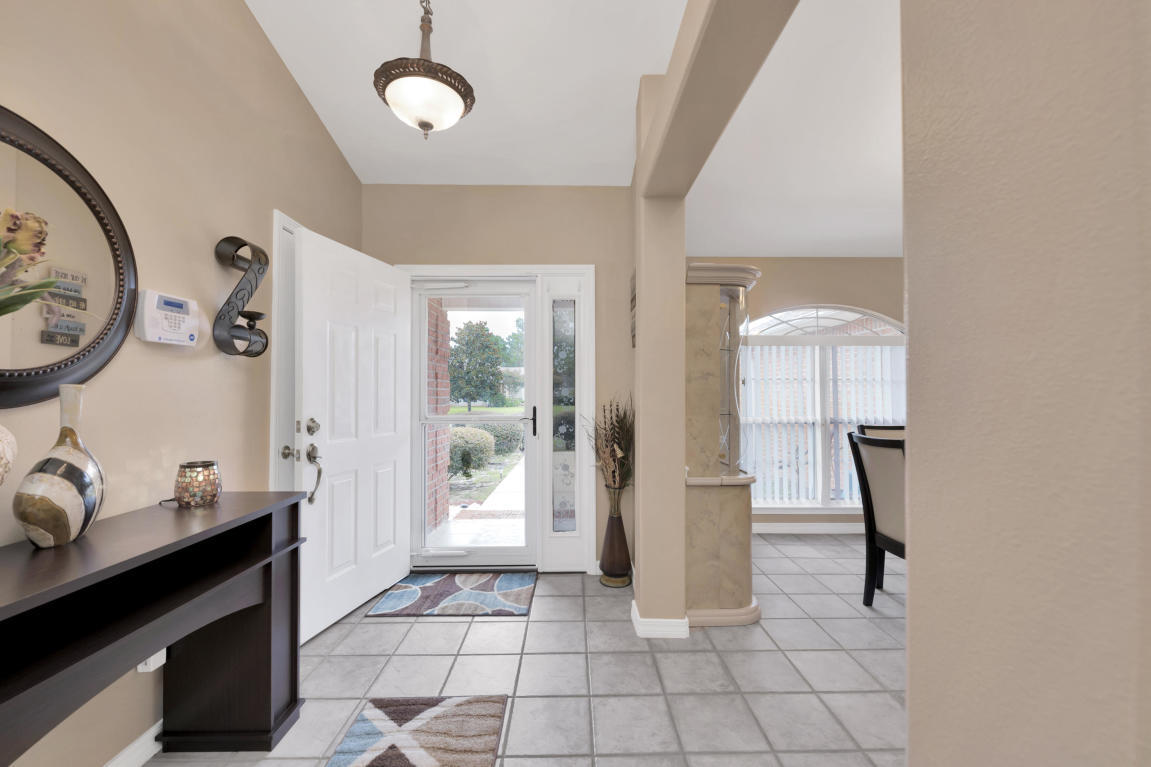 2499 Crescent Road Navarre, FL 32566 - Photo 9 of 47 20190720172633221698000000-o (1)