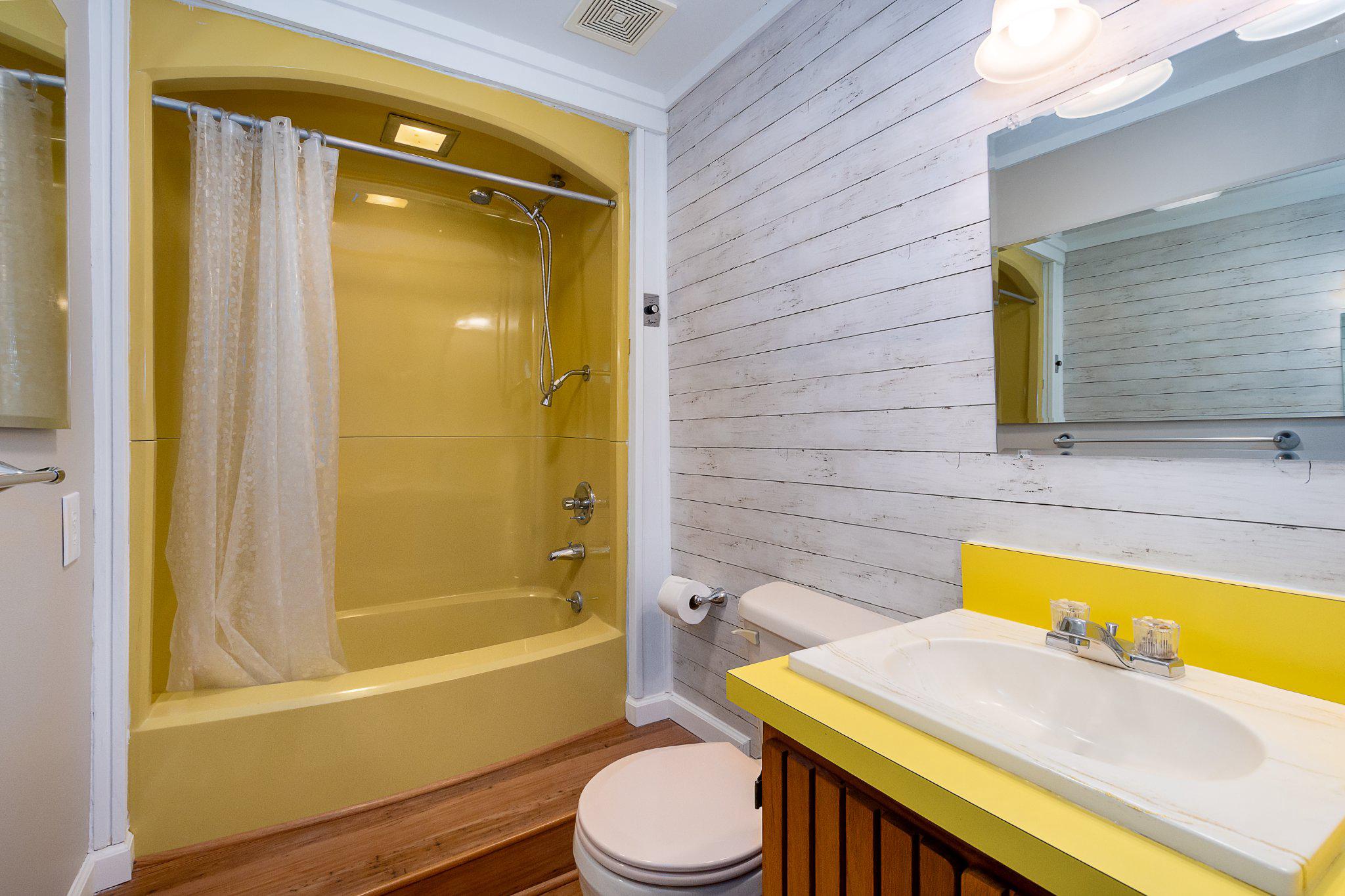 750 Lake Side Road Addison, PA 15411 - Photo 25 of 51 Bright bathroom retreat off of the great room.