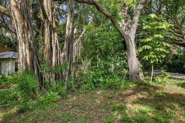 $3,995,000 | 3301 Bay Shore Road, Sarasota, FL 34234