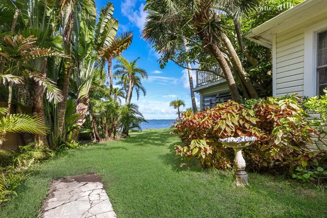 $3,995,000 | 3301 Bay Shore Road, Sarasota, FL 34234