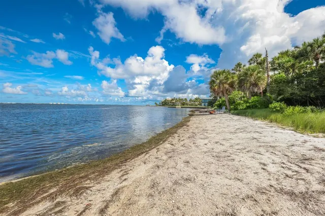 $3,995,000 | 3301 Bay Shore Road, Sarasota, FL 34234