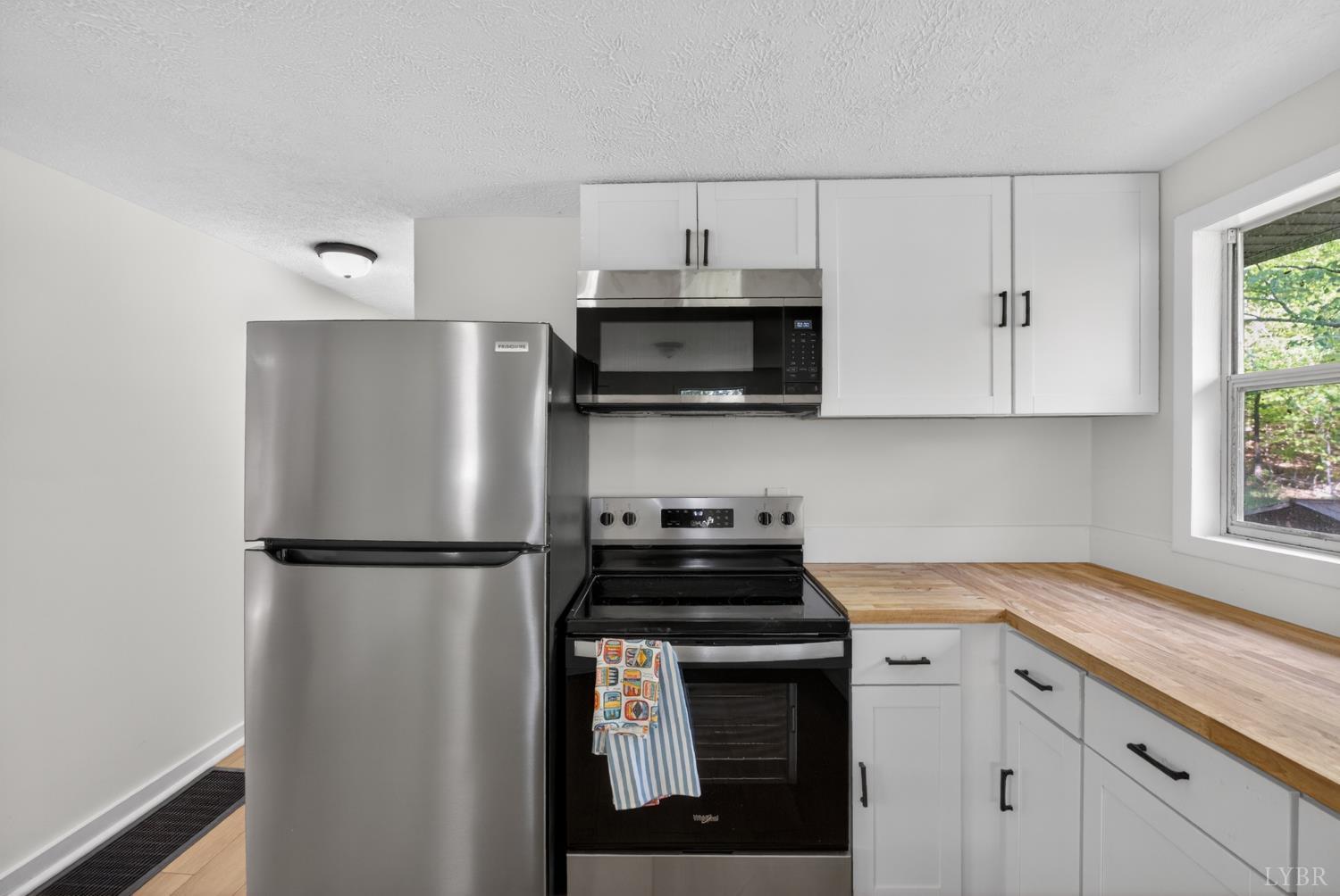 424 Rison Street Chatham, VA 24531 - Photo 8 of 34