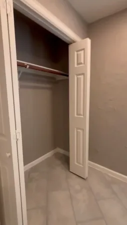 $1,325 | 204 Forrest Trail, West Columbia, TX 77486