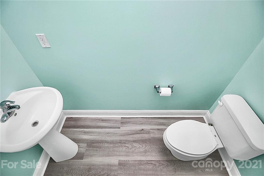 2476 Ryerson Court Charlotte, NC 28213 - Photo 12 of 37 Gallery Image 12