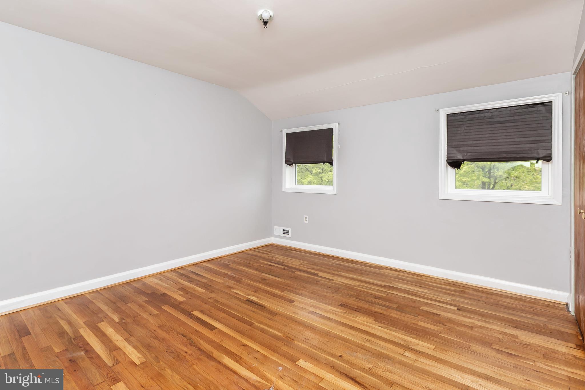 3005 Vulcan Road Baltimore, MD 21222 - Photo 13 of 20 This is my other spacious bedroom (Bedroom #1)