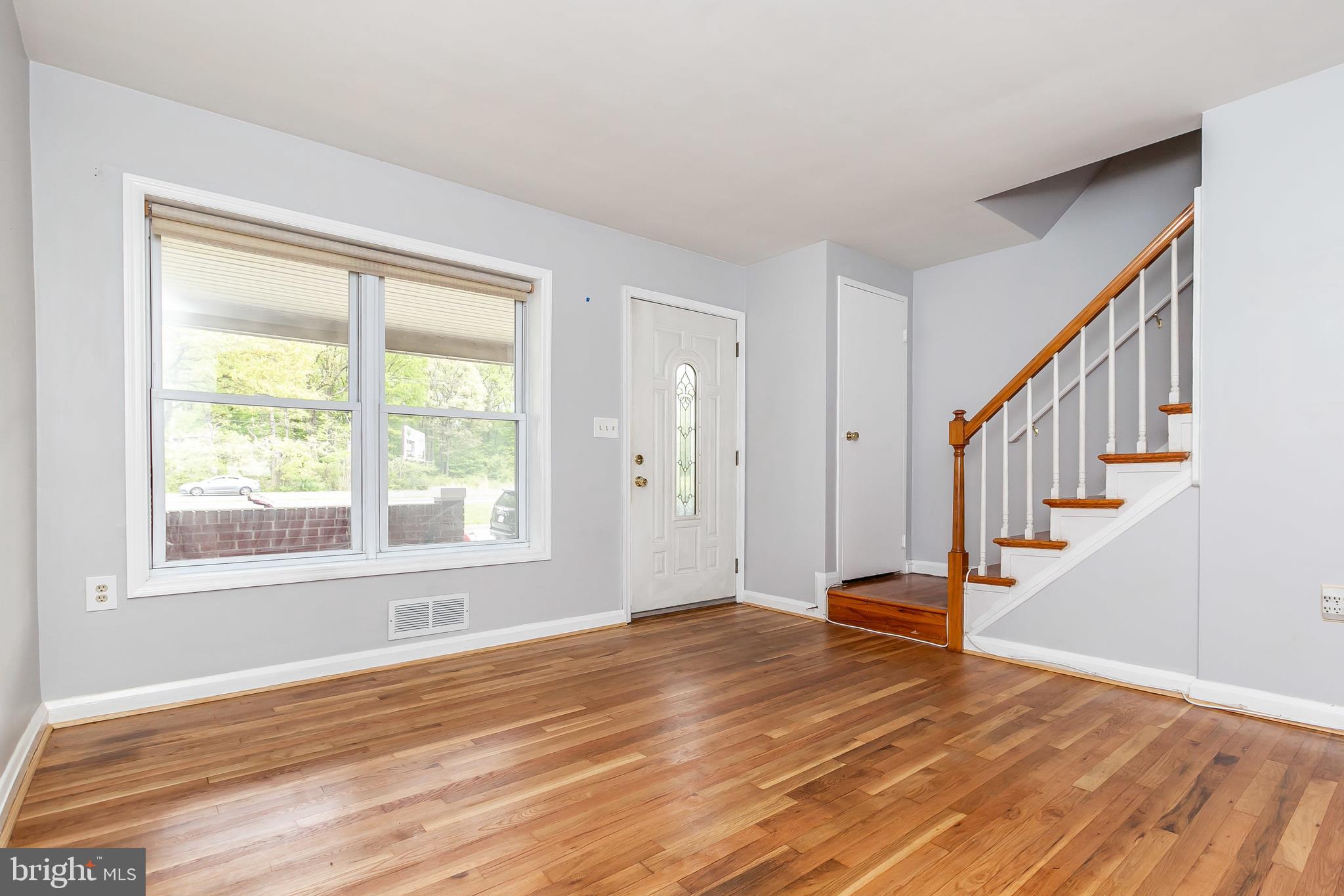3005 Vulcan Road Baltimore, MD 21222 - Photo 5 of 20 I have lots of natural light