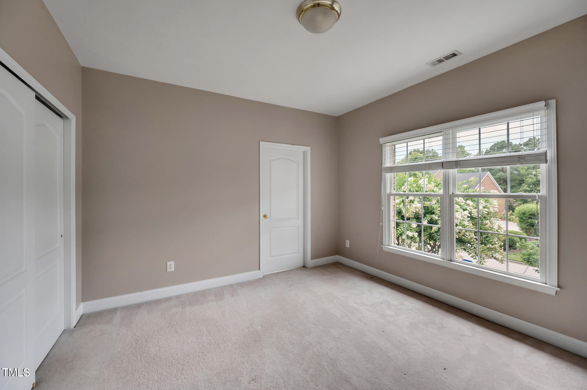 9628 Club Valley Way Raleigh, NC 27617 - Photo 35 of 59 FAR_8392
