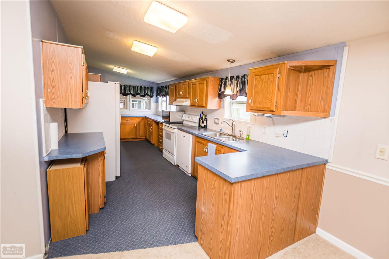 1939 Maple Road Smiths Creek, MI 48074 - Photo 25 of 36 50072948-24.JPG