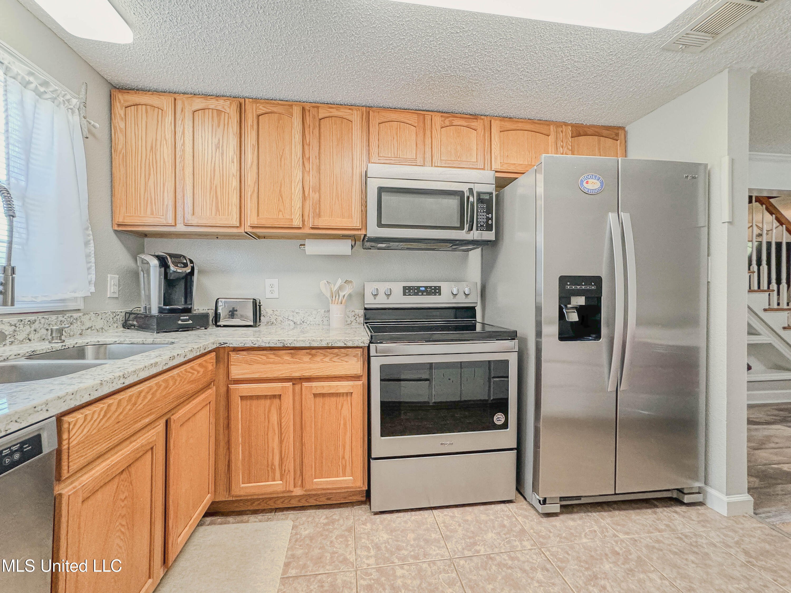 6085 Apache Drive Kiln, MS 39556 - Photo 4 of 16 Kitchen