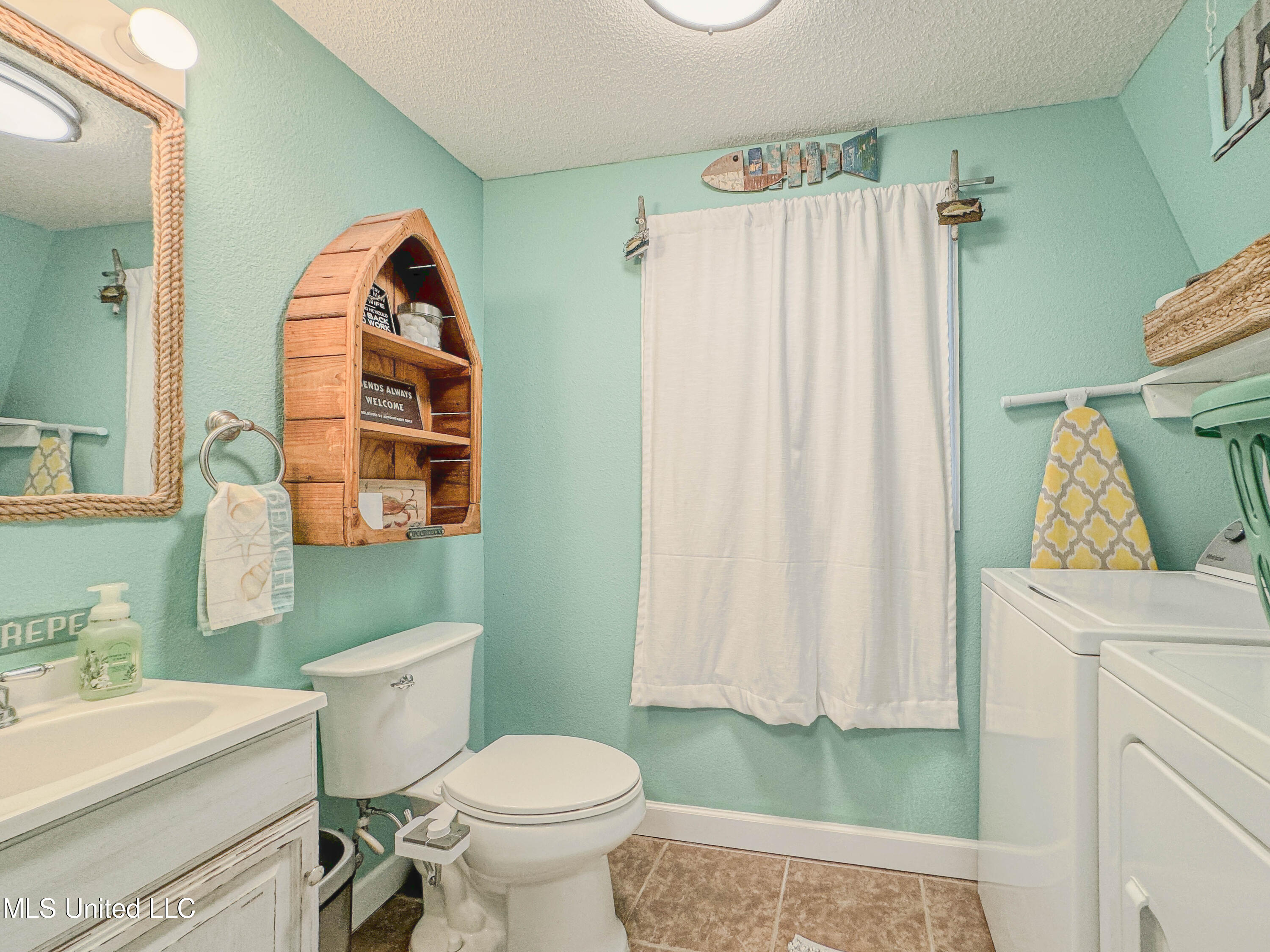 6085 Apache Drive Kiln, MS 39556 - Photo 8 of 16 Half Bath/ Laundry