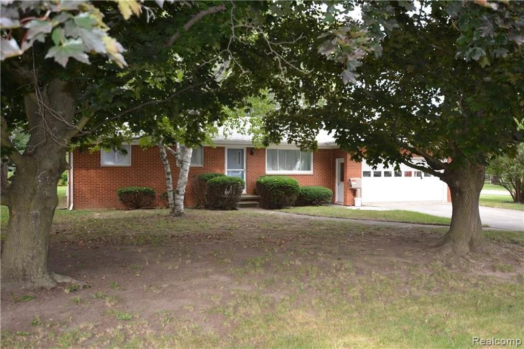 4428 South Linden Road Flint, MI 48507 - Photo 2 of 22