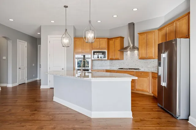 $765,000 | 19086 100th Place North, Maple Grove, MN 55311