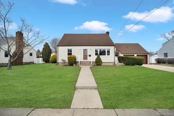 $824,995 | 77 Spencer Street, Farmingdale, NY 11735