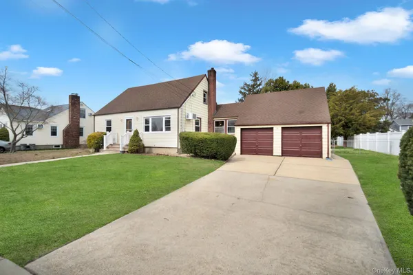 $824,995 | 77 Spencer Street, Farmingdale, NY 11735