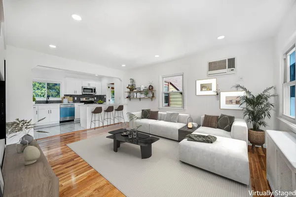 $824,995 | 77 Spencer Street, Farmingdale, NY 11735