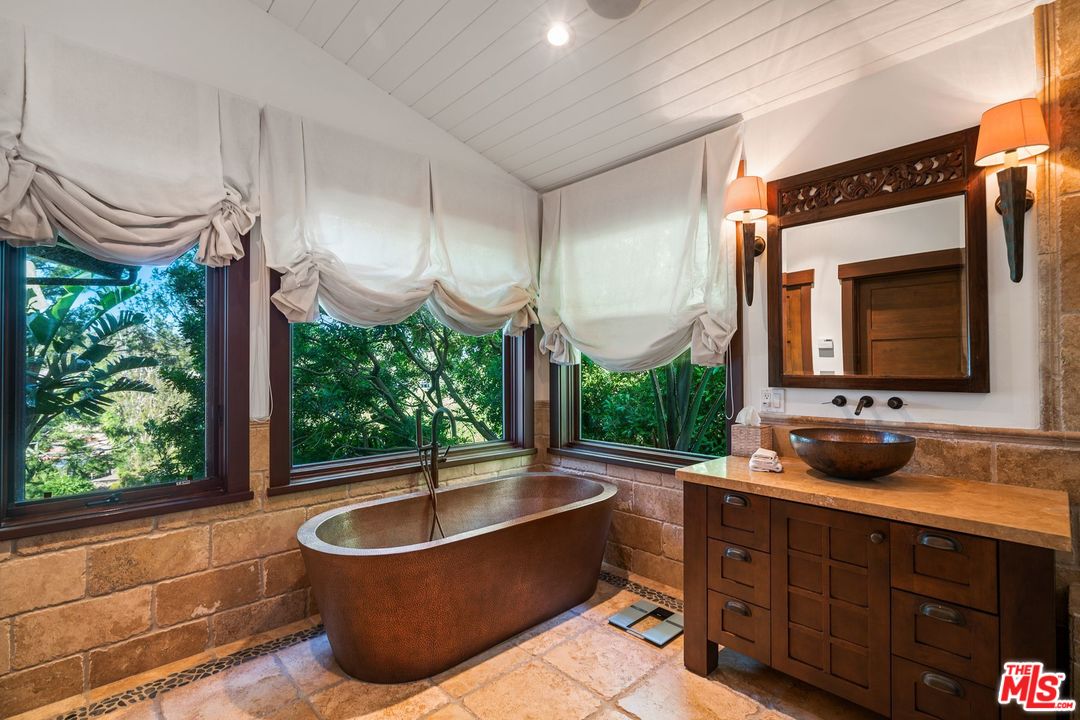 6902 Wildlife Road Malibu, CA 90265 - Photo 31 of 48