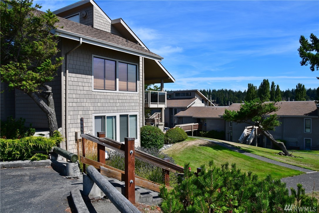 802 Old Beach Road, Unit 203 Freeland, WA 98249 - Photo 2 of 19 Gallery Image 2