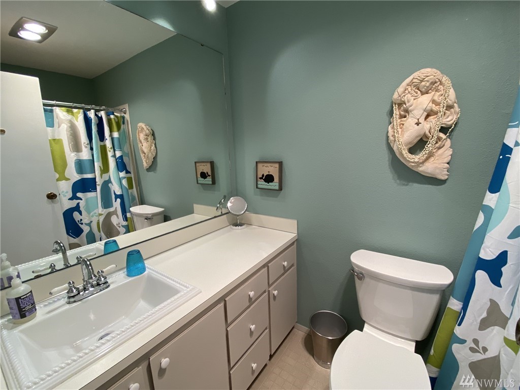 802 Old Beach Road, Unit 203 Freeland, WA 98249 - Photo 13 of 19 Gallery Image 13