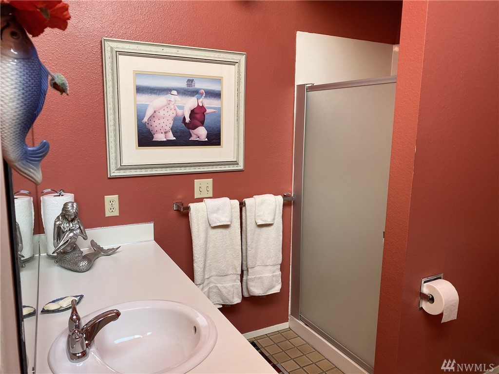 802 Old Beach Road, Unit 203 Freeland, WA 98249 - Photo 15 of 19 Gallery Image 15