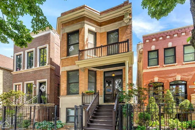 $1,900 | 2229 North Southport Avenue, Unit G, Chicago, IL 60614