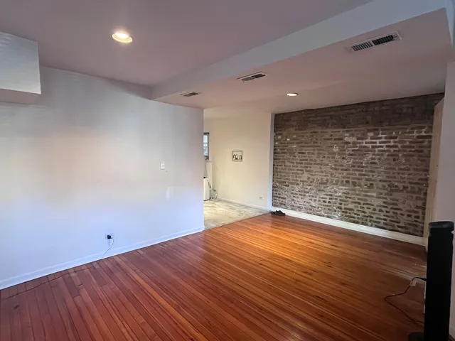 $1,900 | 2229 North Southport Avenue, Unit G, Chicago, IL 60614